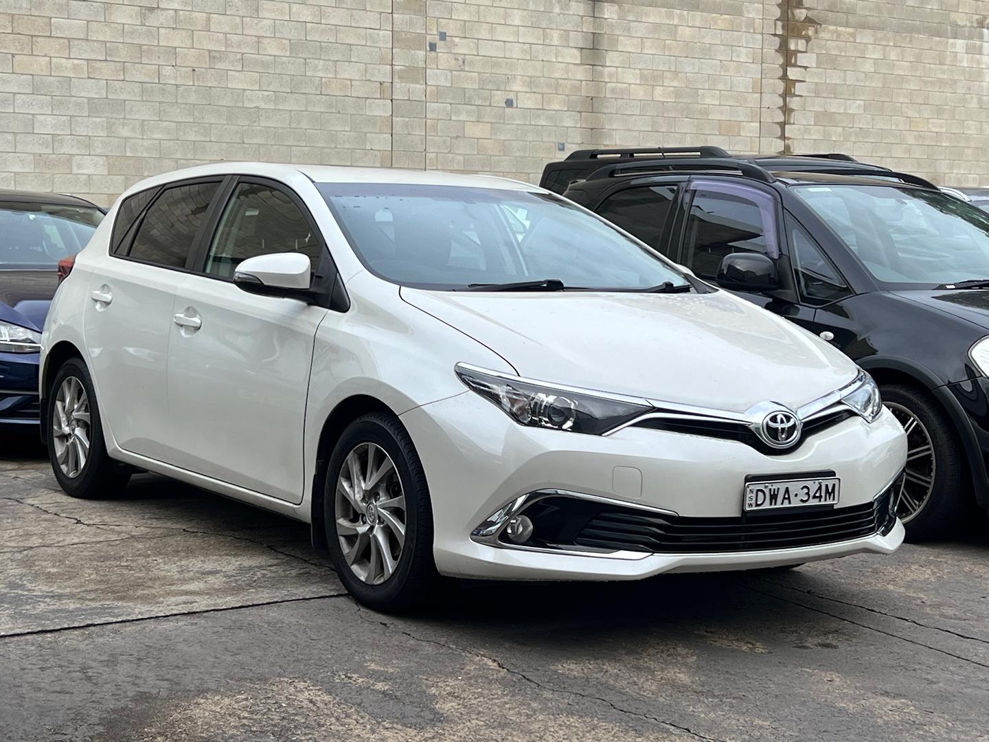 2017 Toyota Corolla ZRE182R Ascent Sport Hatch Image 1