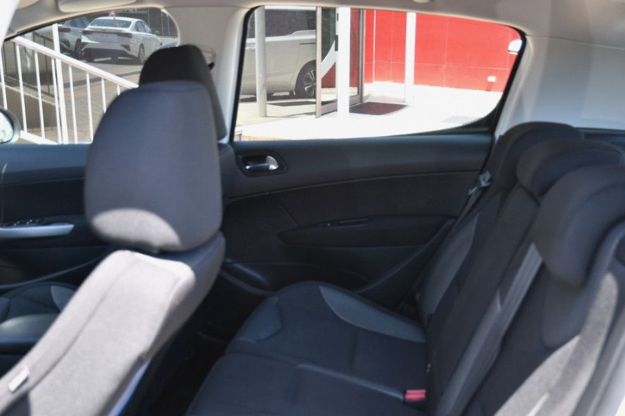 2011 MY12 Peugeot 308 T7 MY12 Active Hatchback Image 7