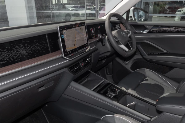 2026 Volkswagen Tayron R4 150TSI eHybrid Elegance SUV Image 8
