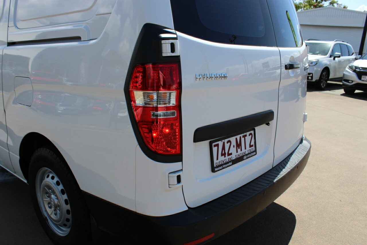 2019 Hyundai iLoad TQ4  Van Image 6