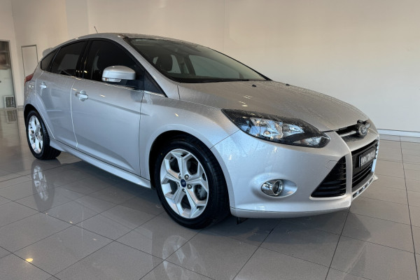 2015 MY14 Ford Focus LW MkII Sport Hatch