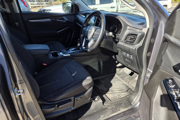 2021 Isuzu MU-X RJ LS-U SUV Image 23