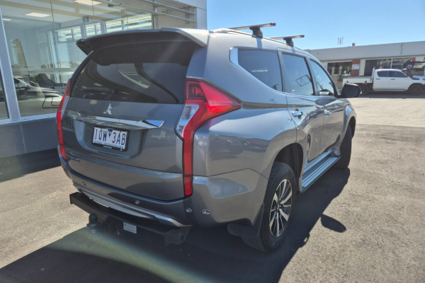 2018 Mitsubishi Pajero Sport QE Exceed SUV Image 10