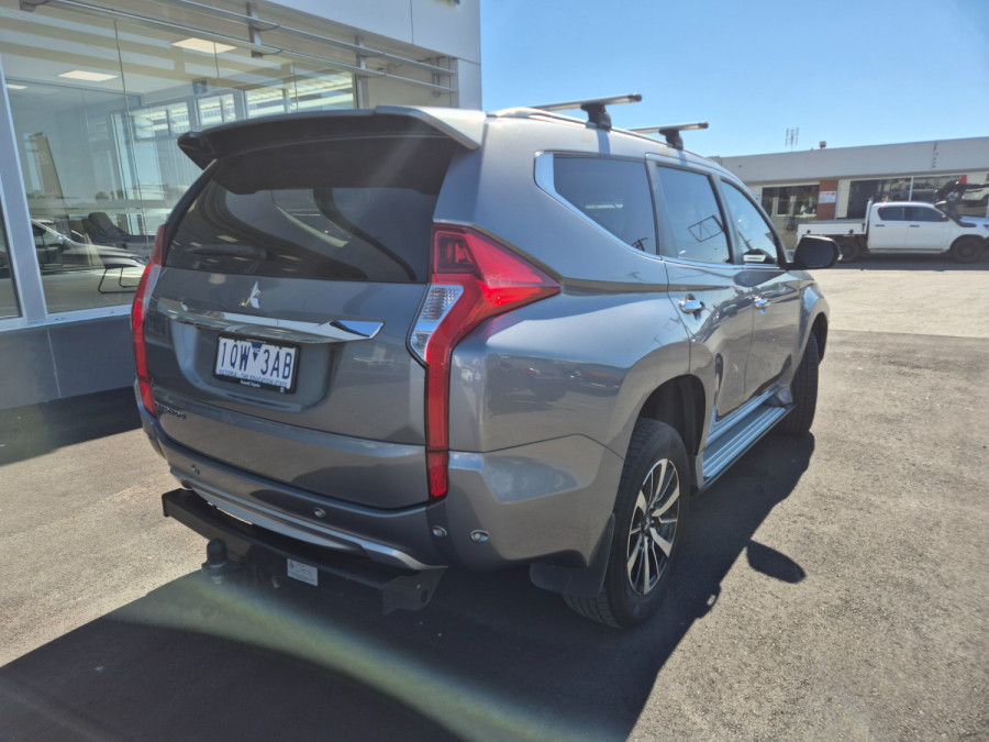 2018 Mitsubishi Pajero Sport QE Exceed SUV Image 10