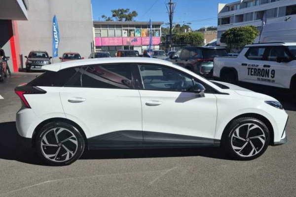 2026 MG MG4 AH4E Essence 64 Hatch Image 4