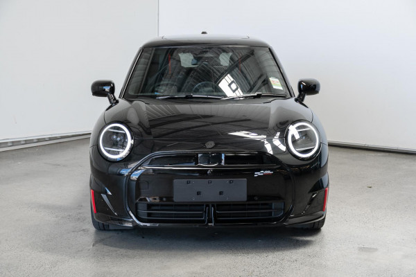 2026 MY25 MINI Cooper J01 JCW E Favoured Hatch image 4