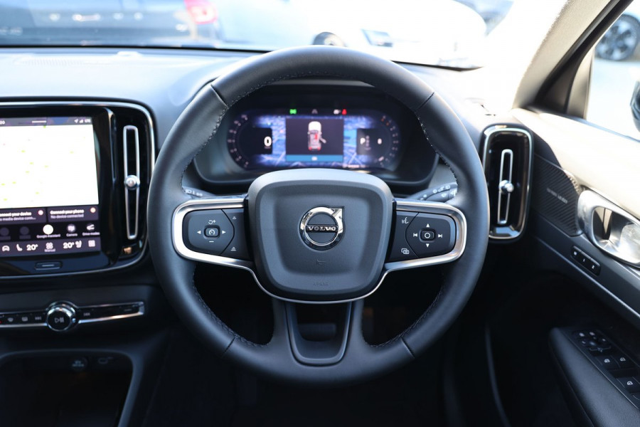 2026 Volvo XC40 XZ Ultra B4 Dark SUV Image 25