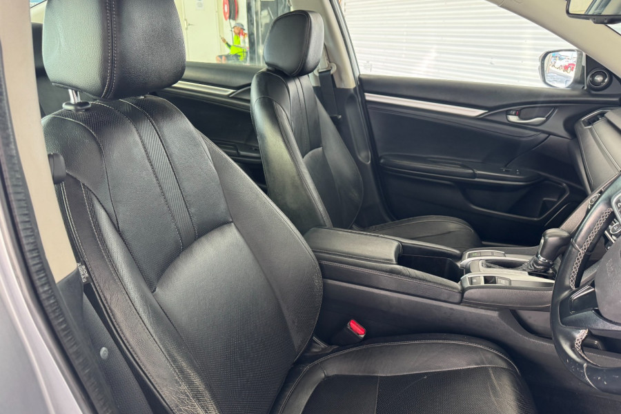 2017 MY16 Honda Civic 10th Gen VTi-LX Sedan Image 8