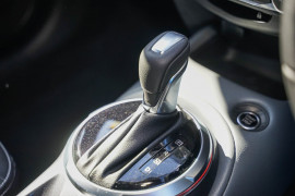 2020 Nissan JUKE F16 ST-L Hatchback Image 5