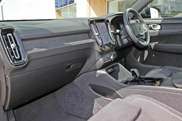 2023 MY24 Volvo XC40 XZ Recharge Pure Electric SUV Image 6