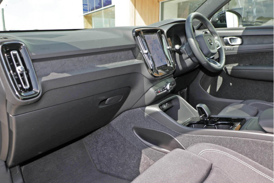 2023 MY24 Volvo XC40 XZ Recharge Pure Electric SUV Image 6