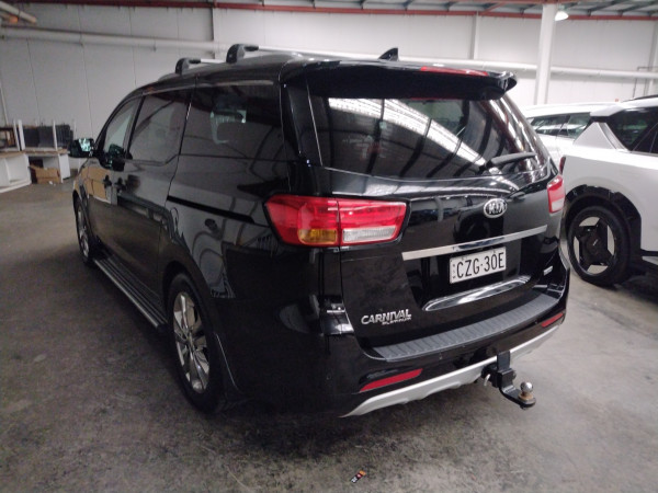 2015 MY16 Kia Carnival YP Platinum People Mover image 5