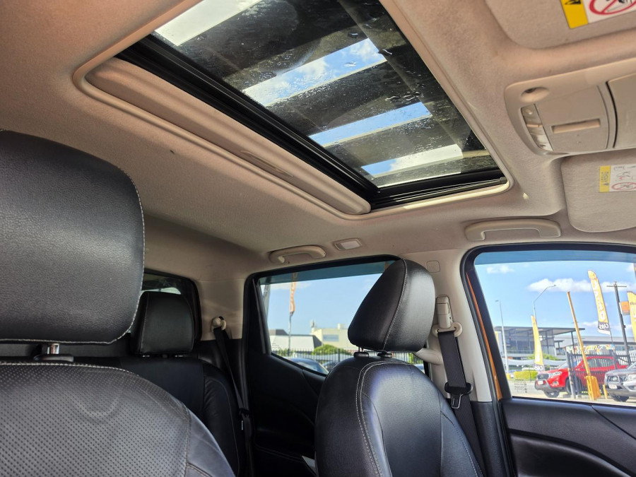 2015 Nissan Navara D23 ST-X Dual Cab Pickup Image 23