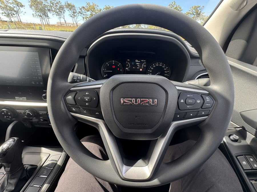 2026 Isuzu MU-X RJ LS-M SUV Image 16