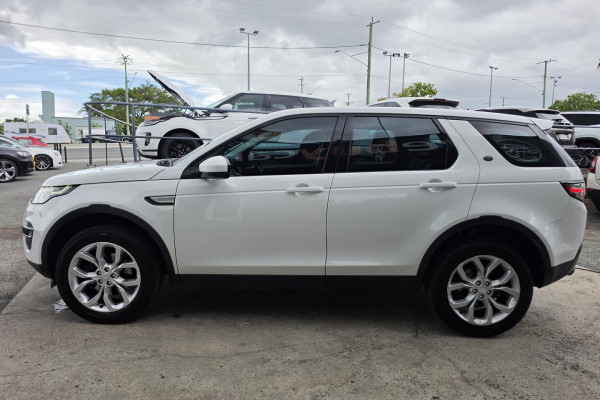 2017 Land Rover Discovery Sport L550 TD4 HSE SUV Image 12