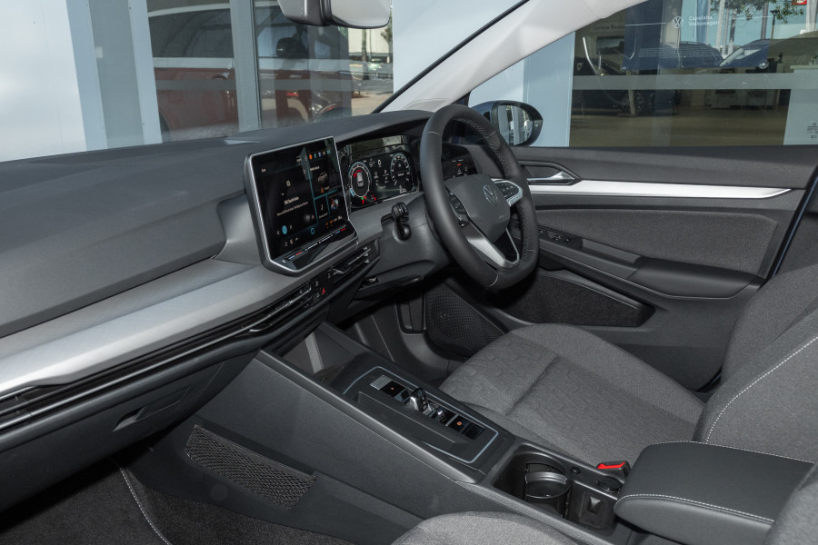 2026 Volkswagen Golf 8.5 110TSI Life Hatch Image 8