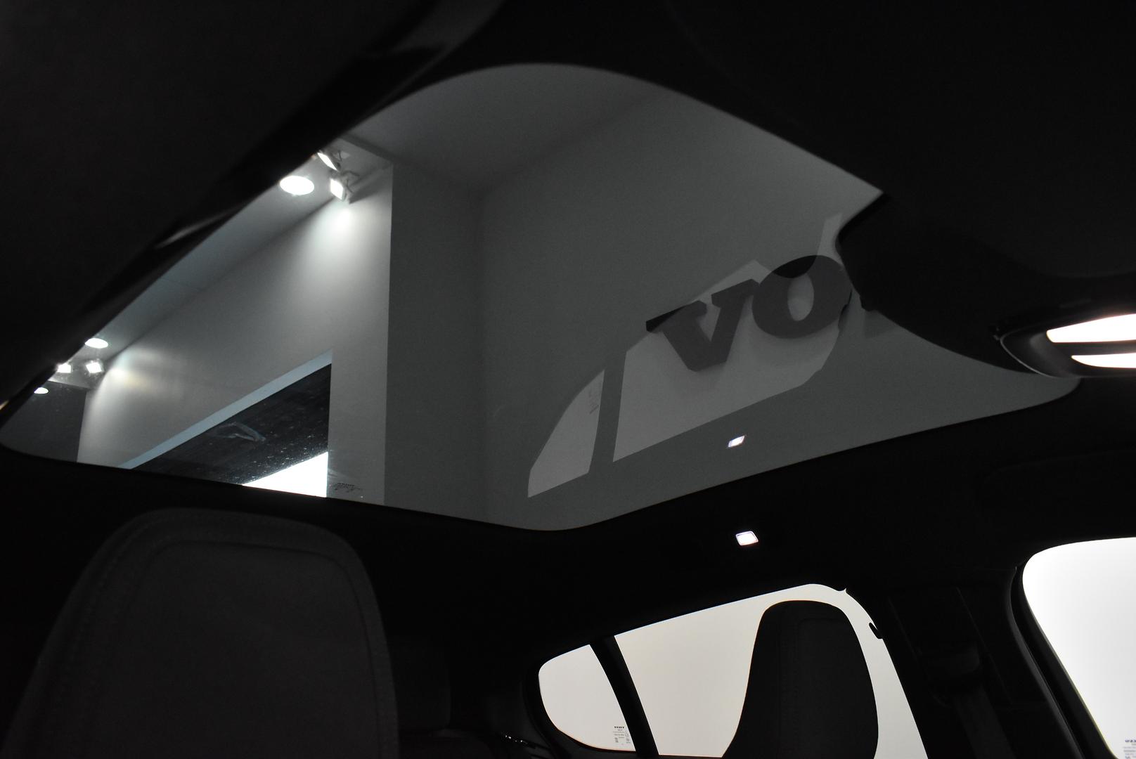 2023 Volvo C40  Recharge SUV Image 10
