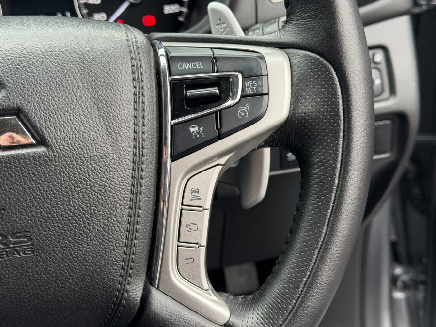 2019 Mitsubishi Pajero Sport QE Black Edition SUV Image 17