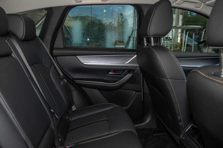 2025 Mazda CX-60 KH Series P50e GT SUV Image 9