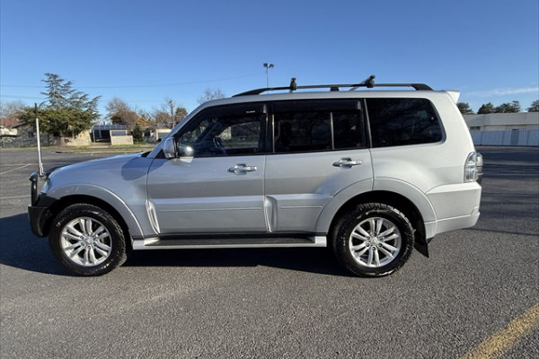 2013 MY14 Mitsubishi Pajero NW VR-X SUV Image 6