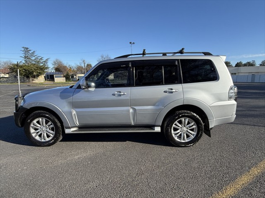 2013 MY14 Mitsubishi Pajero NW VR-X SUV Image 6