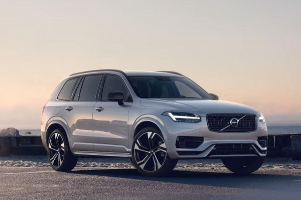 2023 MY24 Volvo XC90  Recharge Ultimate T8 Plug-In Hybrid SUV Image 3
