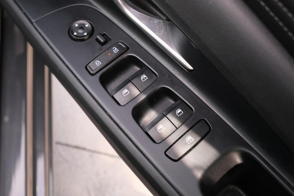 2024 Hyundai i30 CN7.V2 Hybrid Sedan Image 12