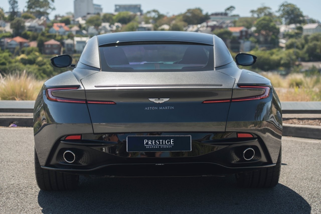 2018 Aston Martin DB11 Coupe Image 7