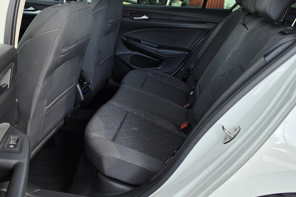 2023 Volkswagen Golf 8 110TSI Life Hatch Image 10