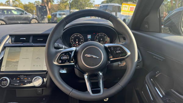 2024 MY24.75 Jaguar E-PACE X540 R-Dynamic SE SUV image 19