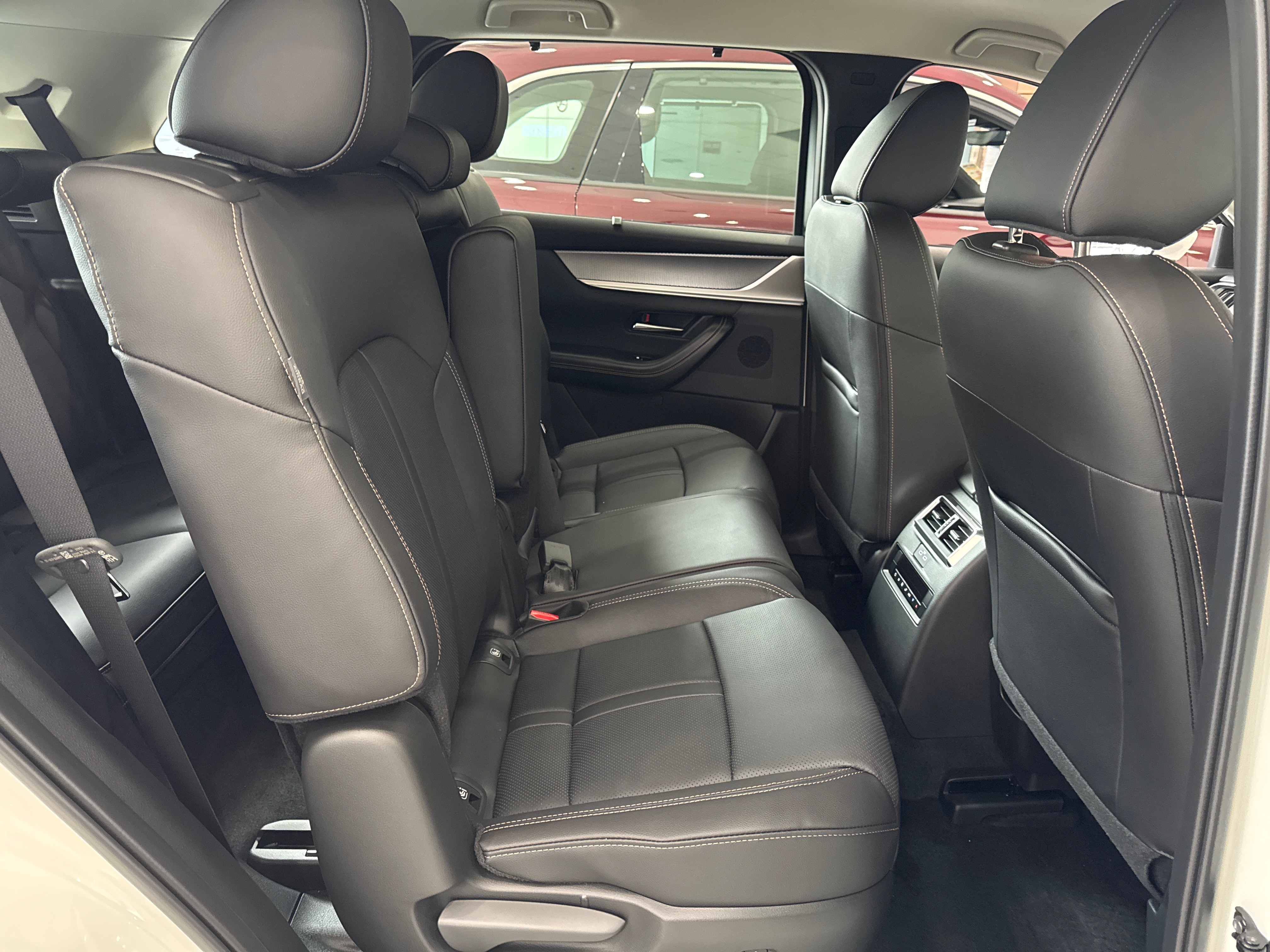 2024 Mazda CX-80 KL G40e Touring SUV Image 14