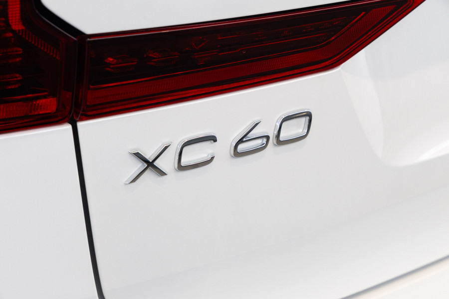 2026 Volvo XC60 UZ Plus T8 Plug-in Hybrid Dark SUV Image 20
