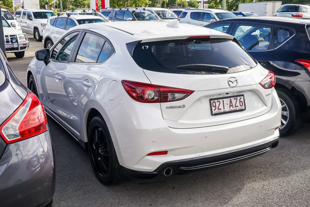 2017 Mazda 3 BN Series SP25 Astina Hatchback Image 3