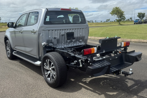 2026 Isuzu D-MAX RG LS-U Cab Chassis Image 5