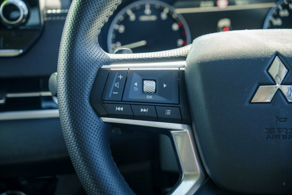 2024 Mitsubishi Outlander ZM LS SUV Image 11