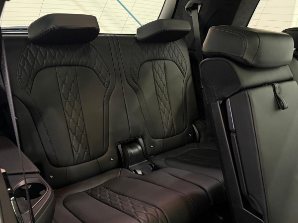 2026 BMW X7 G07 LCI xDrive40i M Sport SUV image 32