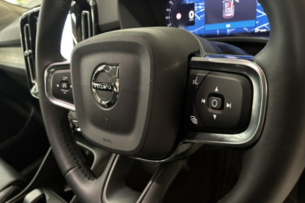 2025 Volvo XC40 XZ Plus B4 SUV Image 13