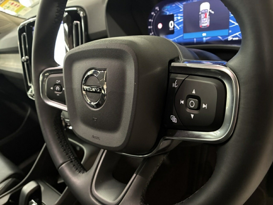 2025 Volvo XC40 XZ Plus B4 SUV Image 13