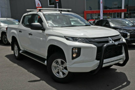 Mitsubishi Triton GLX Plus Double Cab Pick Up 4WD MR
