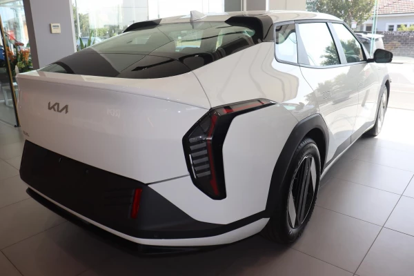 2025 MY26 Kia EV4  Air Standard Range Sedan Image 4
