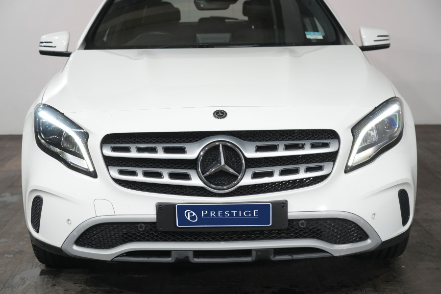 2019 Mercedes-Benz GLA-Class 180 SUV Image 3