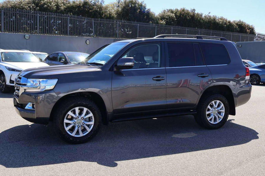 2016 Toyota LandCruiser VDJ200R VX SUV Image 6