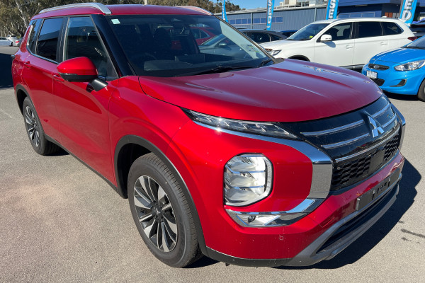 2025 Mitsubishi Outlander ZM LS SUV Image 3
