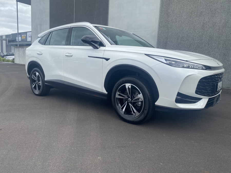 2025 MG HS AS33 Vibe SUV Image 1