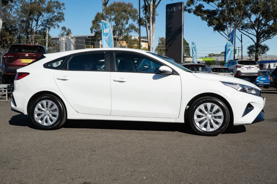 2024 Kia Cerato BD S Hatch Image 3