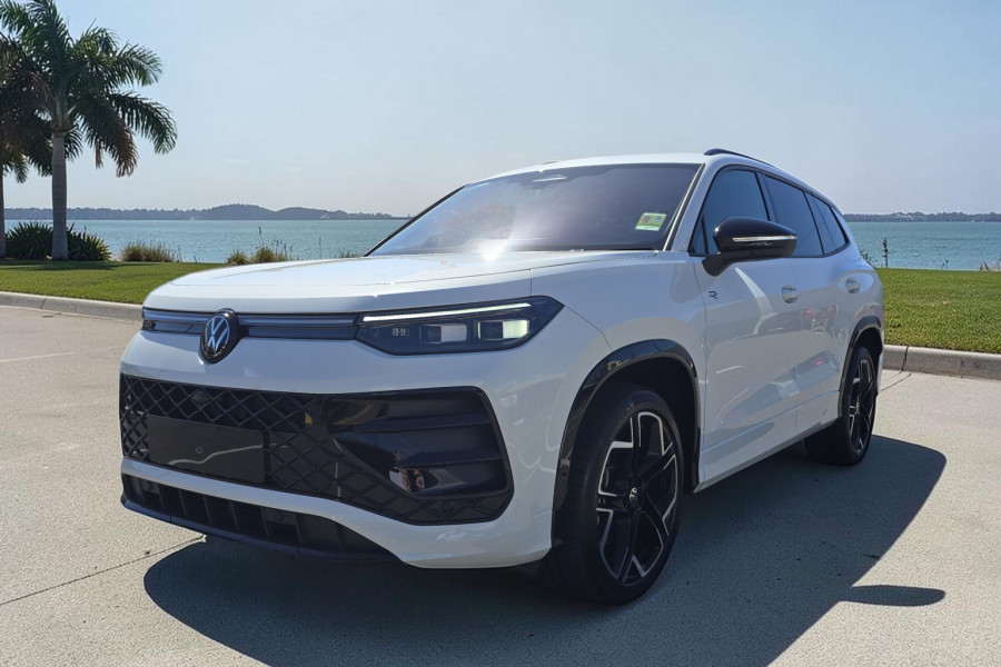 2025 MY26 Volkswagen Tayron R4 195TSI R-Line SUV Image 4