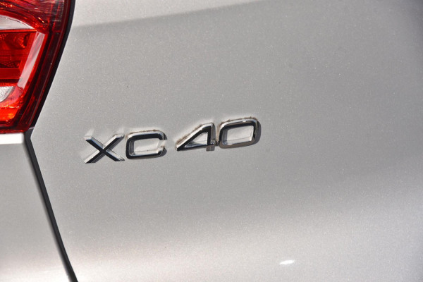 2025 Volvo XC40 XZ Plus B4 SUV Image 6