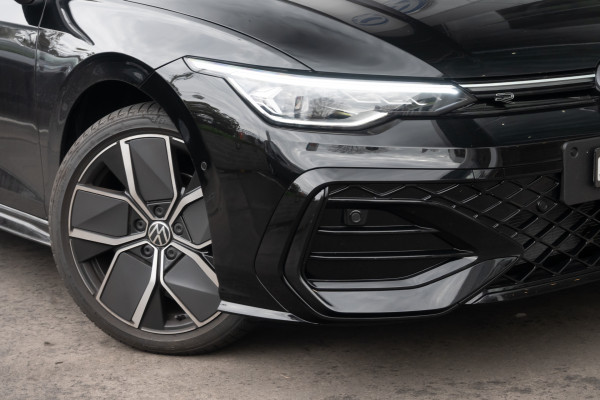 2025 MY26 Volkswagen Golf 8.5 110TSI R-Line Hatch Image 6