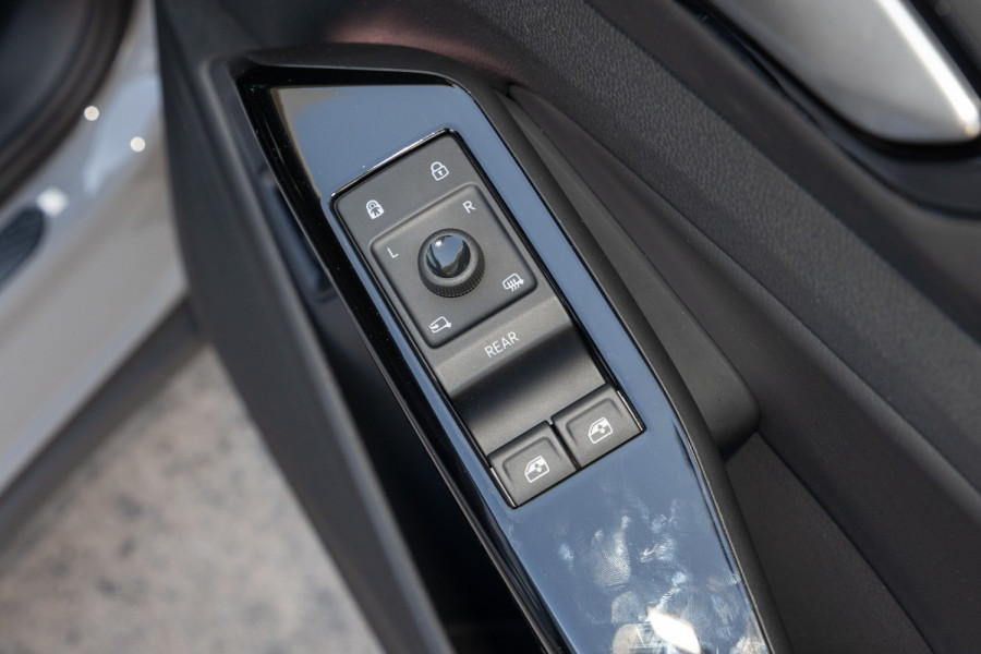 2024 MY25 Volkswagen ID. 5 E2 GTX SUV Image 15