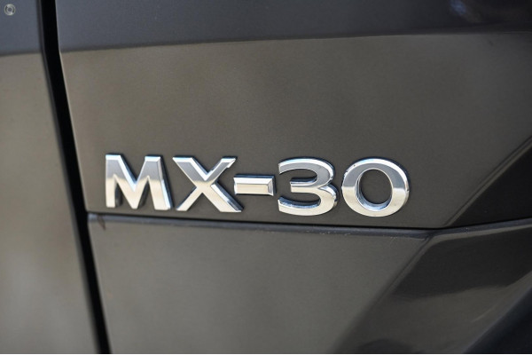 2023 Mazda MX-30 DR Series G20e Evolve SUV Image 5